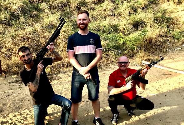 Brokovnice, pistole a AK47