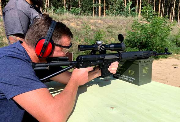 Útočná puška AR15 (M16)