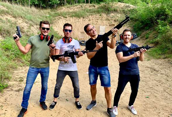 Pistole, AR15, brokovnice & UZI